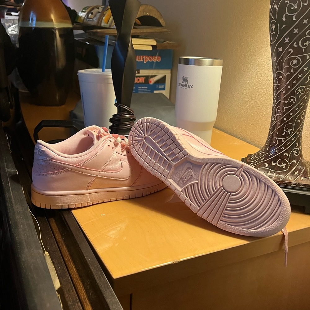 Women’s baby pink